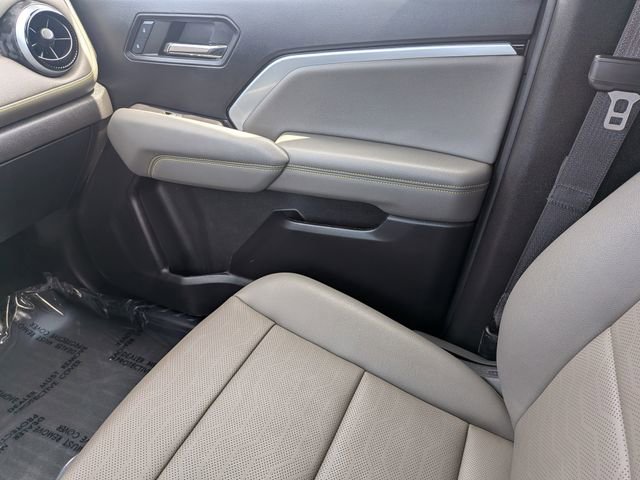 Used 2024 Chevrolet Colorado ZR2 w/ ZR2 Convenience Package III AWD/4WD image 17