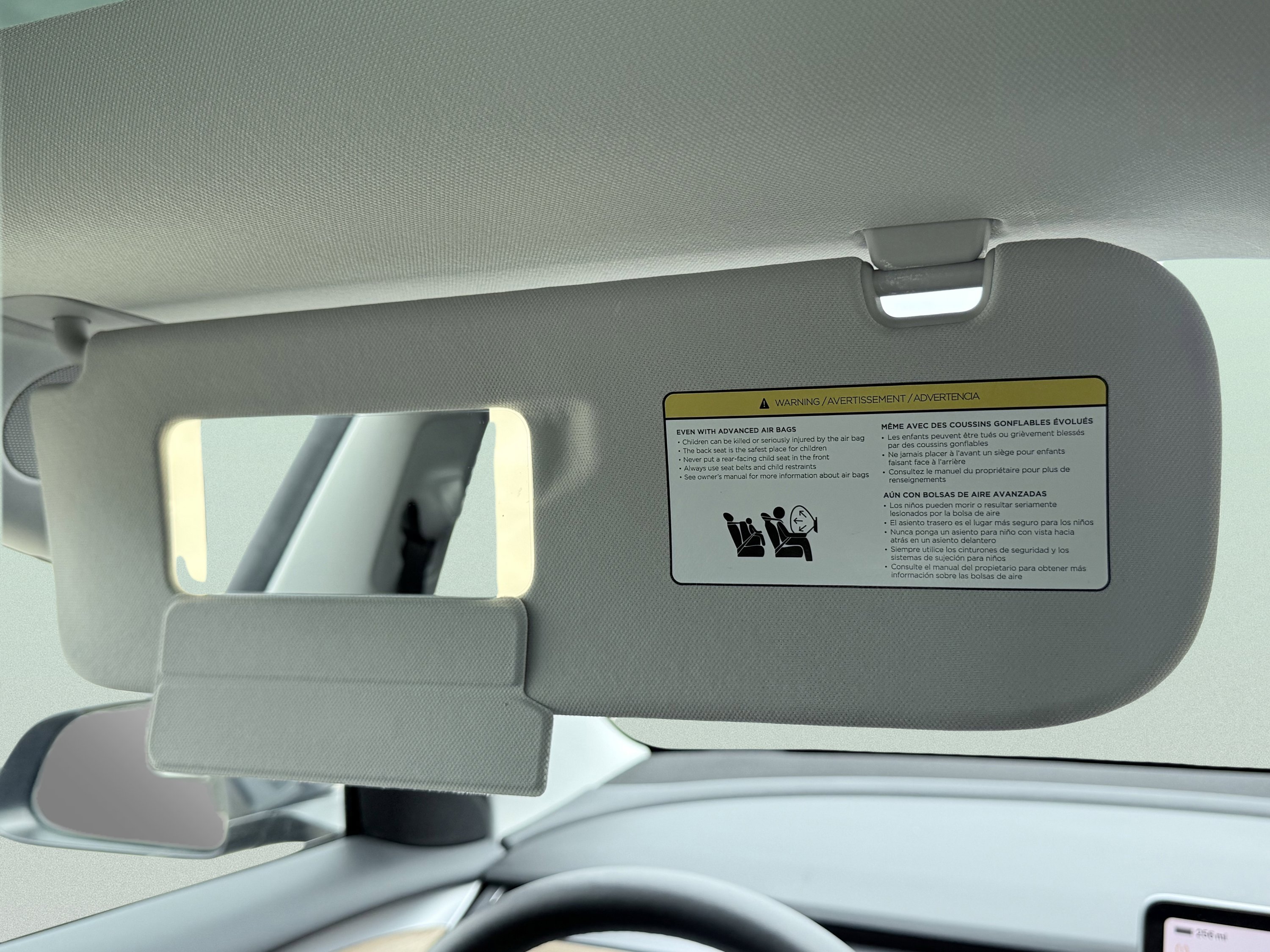 Used 2023 Tesla Model 3 Standard Range image 60