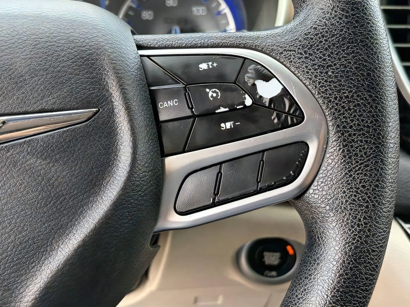 Used 2020 Chrysler Voyager L FWD image 21
