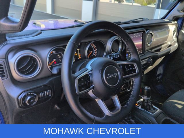 Used 2018 Jeep Wrangler Unlimited Sahara AWD/4WD image 11