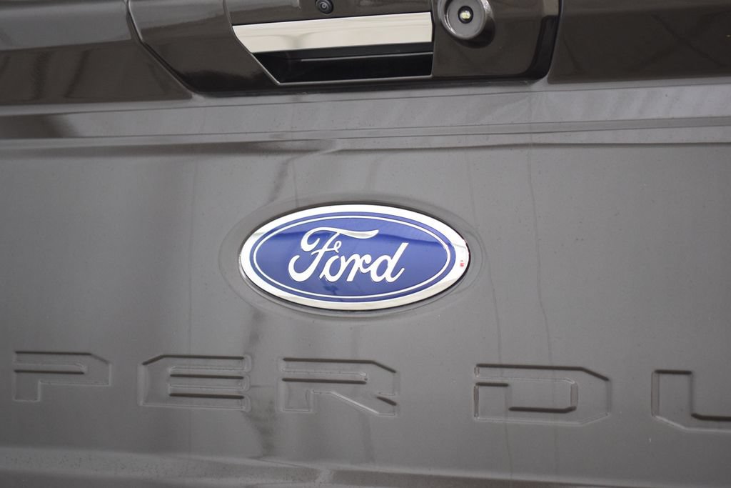 Used 2024 Ford F250 Lariat w/ Lariat Ultimate Package AWD/4WD image 23