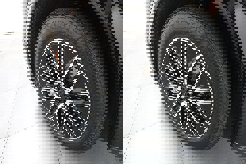 Used 2025 Ford Mustang Mach-E Premium image 29