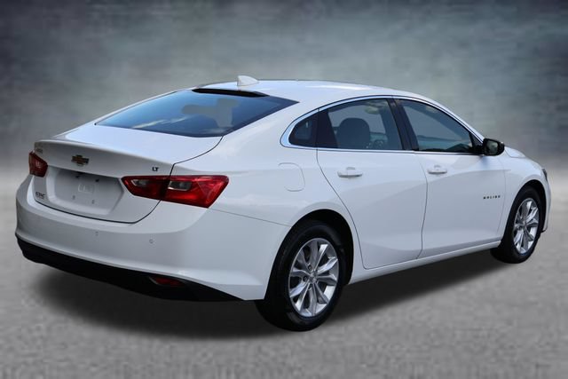 Used 2025 Chevrolet Malibu LT FWD image 3