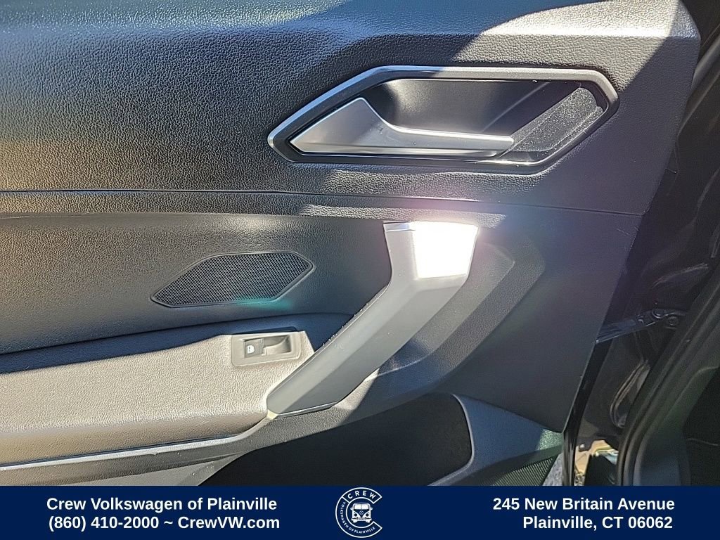 Used 2018 Volkswagen Tiguan SE w/ Panoramic Sunroof Package image 46
