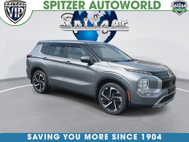 Used 2022 Mitsubishi Outlander SE image 2