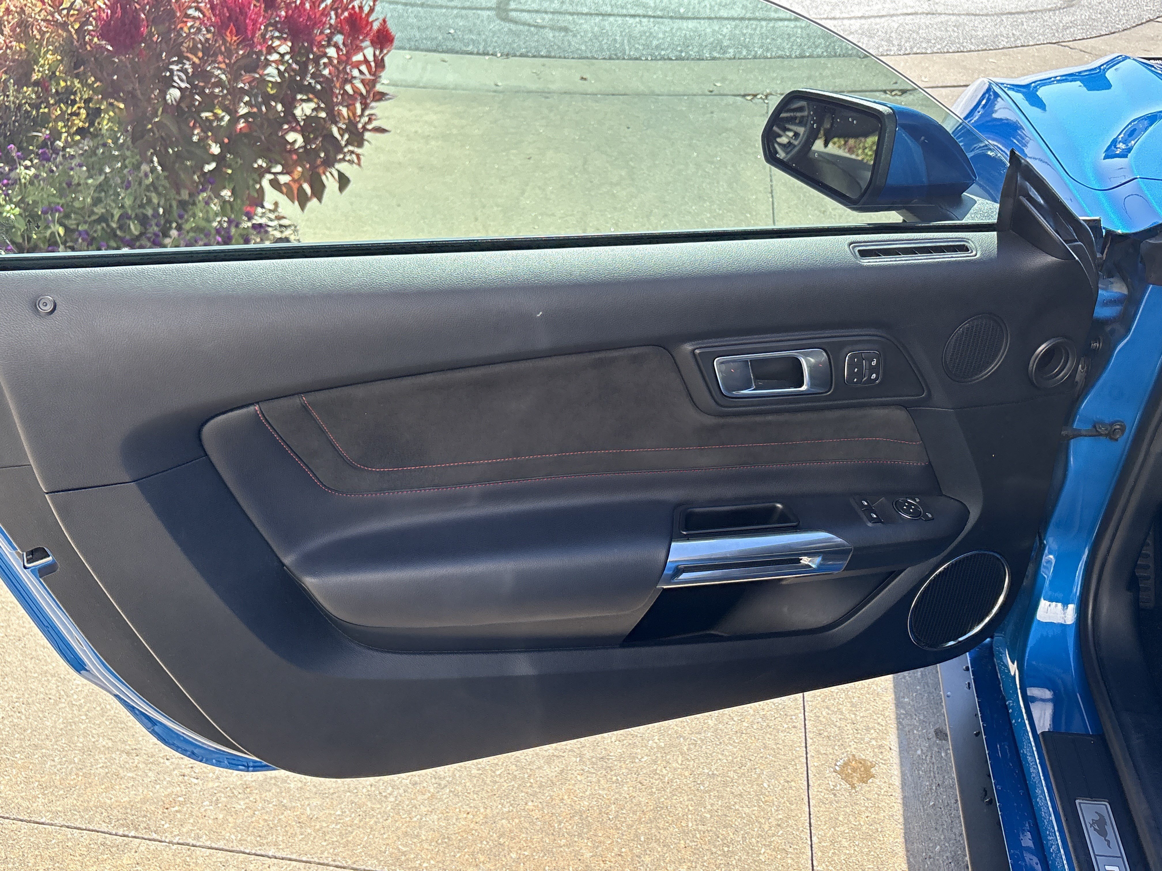 Used 2020 Ford Mustang GT Premium w/ Equipment Group 401A RWD image 14