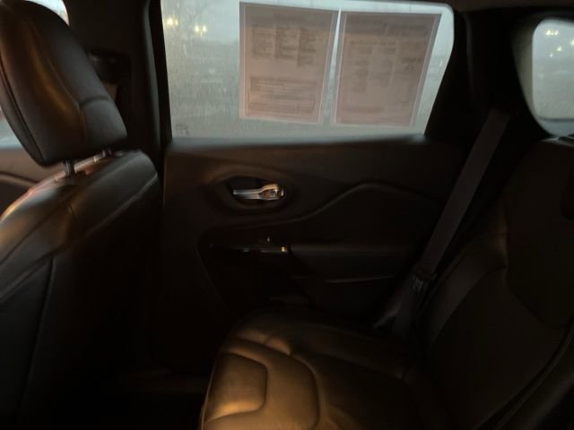 Used 2023 Jeep Cherokee Altitude Lux image 14