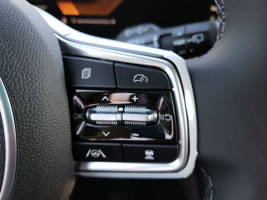 New 2026 Kia Carnival EX FWD image 13