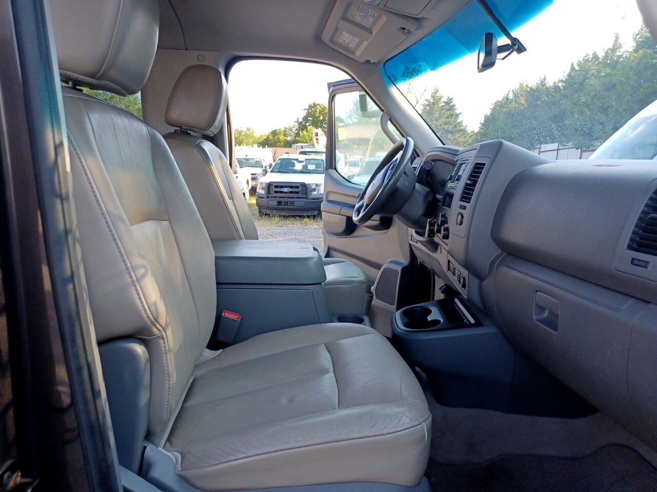 Used 2012 Nissan NV 3500 SL w/ Technology Pkg image 28