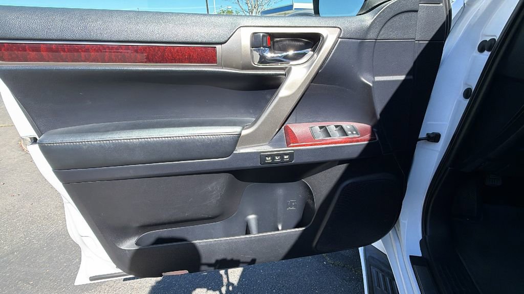 Used 2017 Lexus GX 460 Premium w/ Premium Package image 18