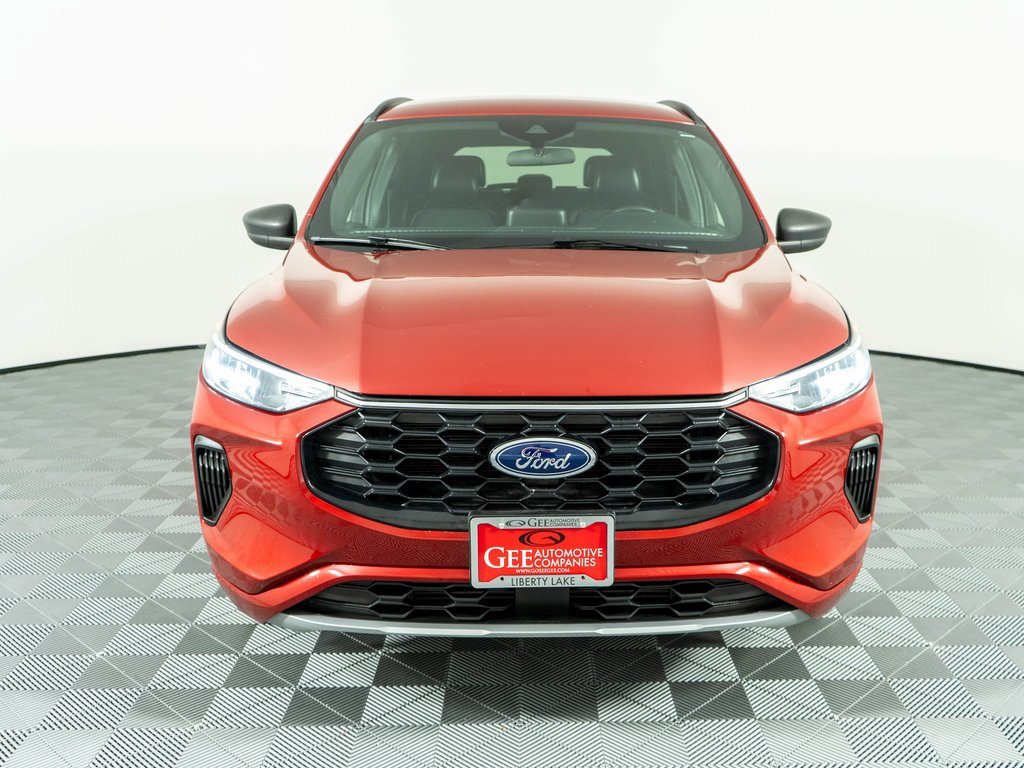 Used 2024 Ford Escape ST-Line image 2