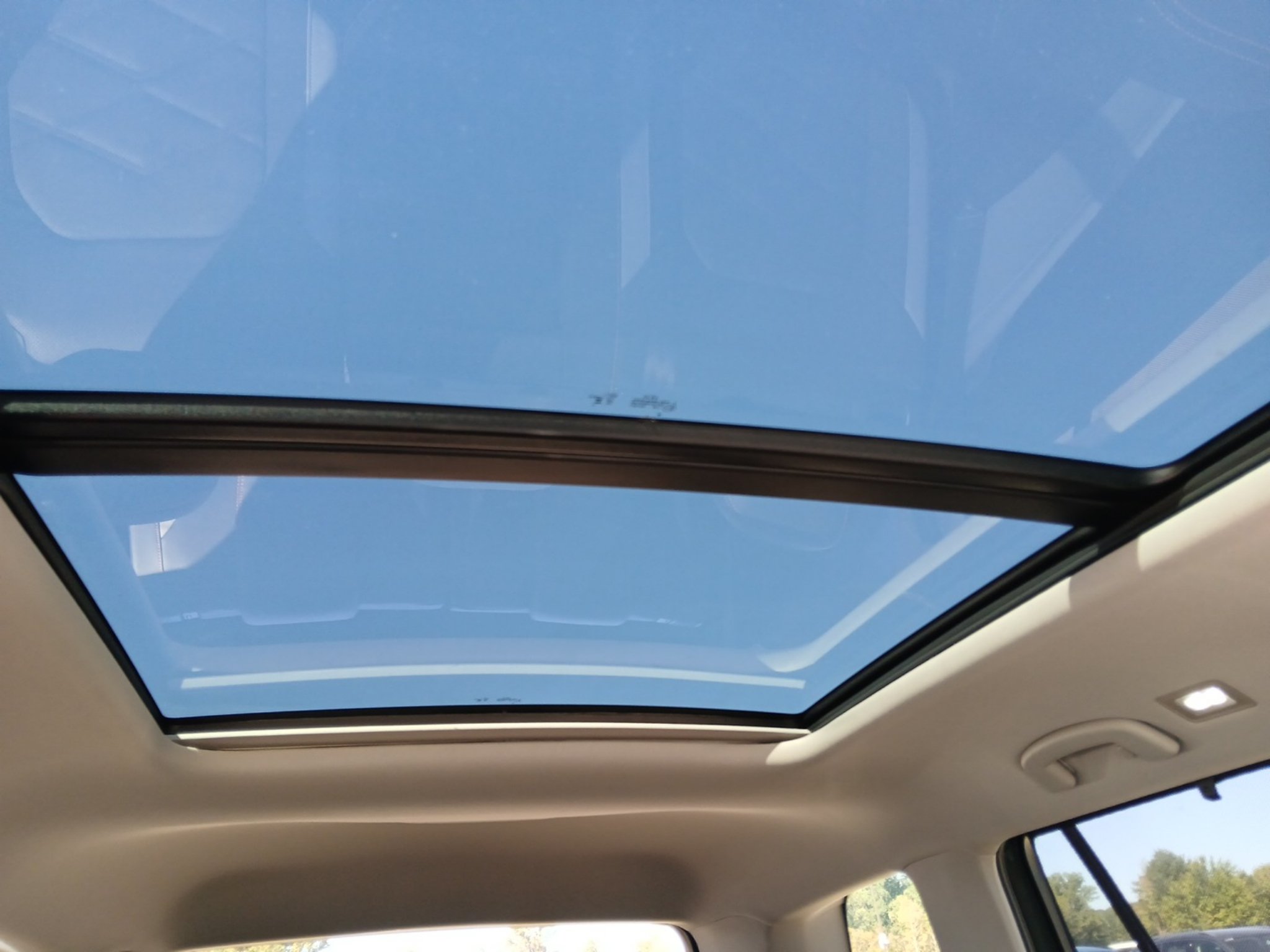 Used 2025 Volkswagen Atlas Peak Edition SE AWD/4WD image 30