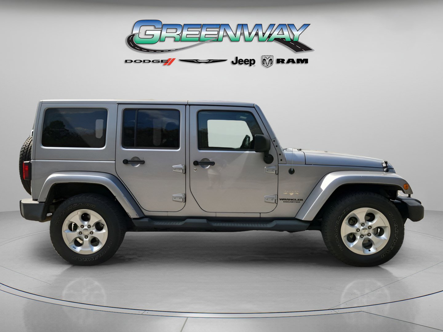 Used 2013 Jeep Wrangler Unlimited Sahara w/ Connectivity Group image 4