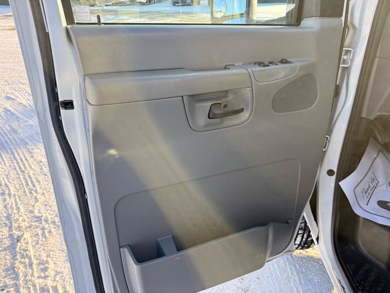 Used 2008 Ford E-350 and Econoline 350 Super Duty RWD image 21