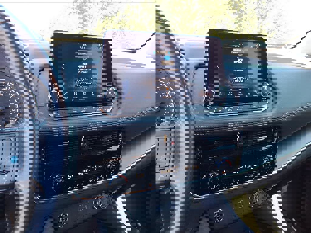 Used 2023 Nissan Rogue SV w/ SV Premium Package image 10