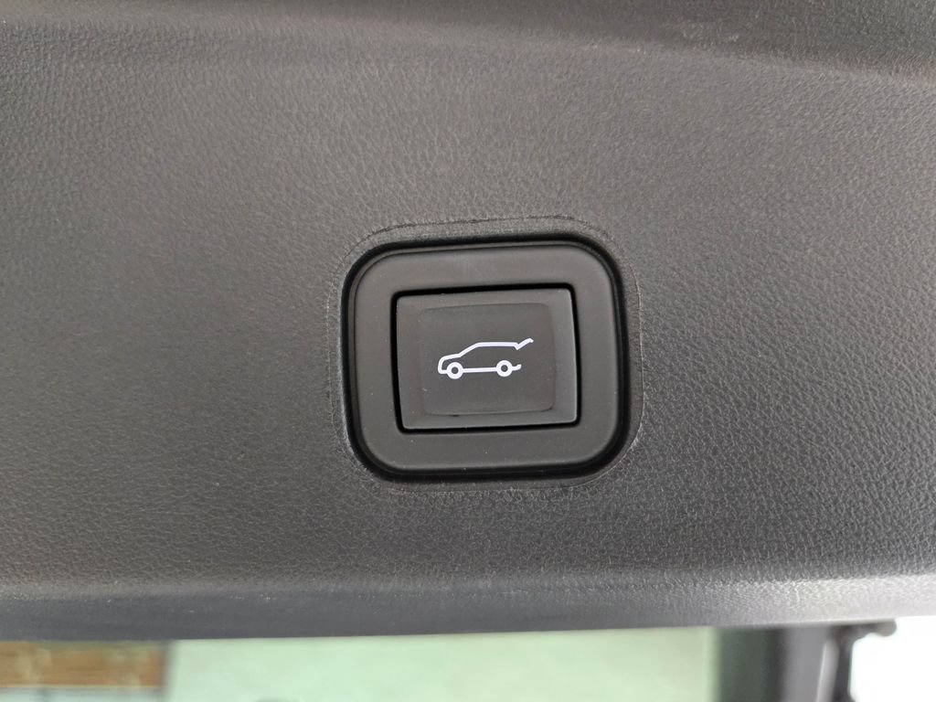 Used 2024 Cadillac Lyriq Luxury AWD/4WD image 48