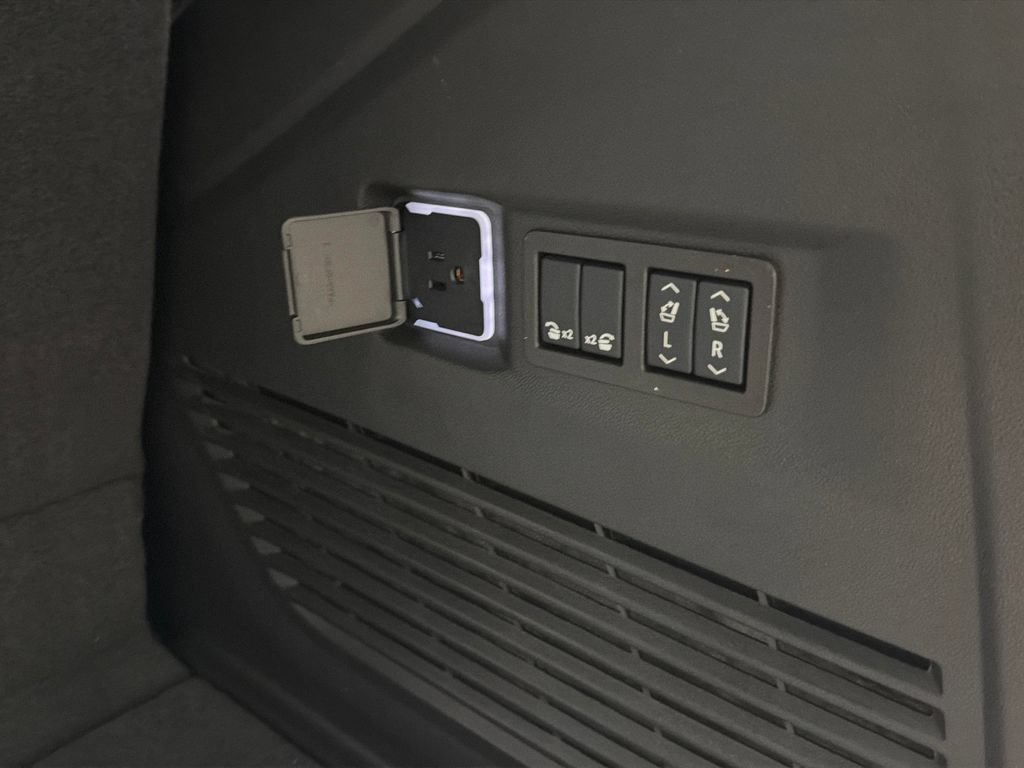 Used 2025 Chevrolet Tahoe RST w/ Comfort Package RWD image 31