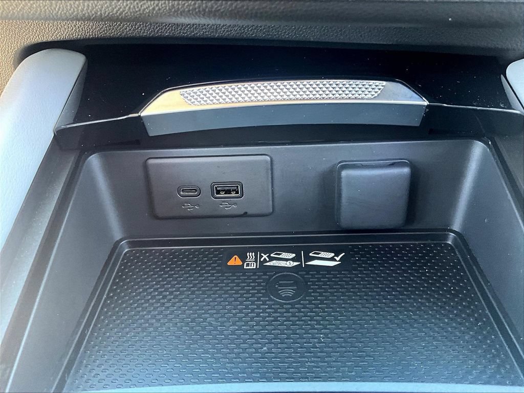 Used 2025 Buick Envision Avenir AWD/4WD image 18