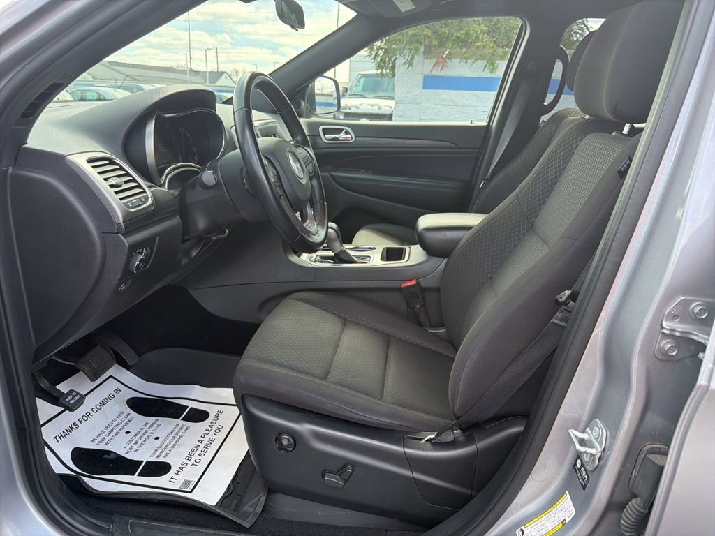 Used 2021 Jeep Grand Cherokee Laredo image 16