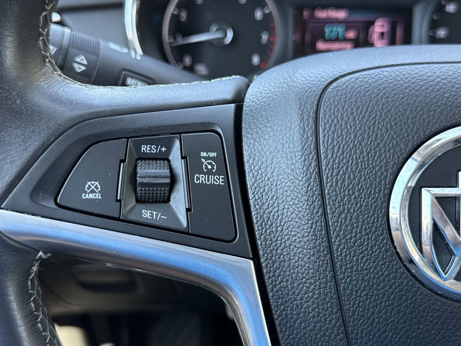 Used 2022 Buick Encore Preferred w/ Safety Package FWD image 19