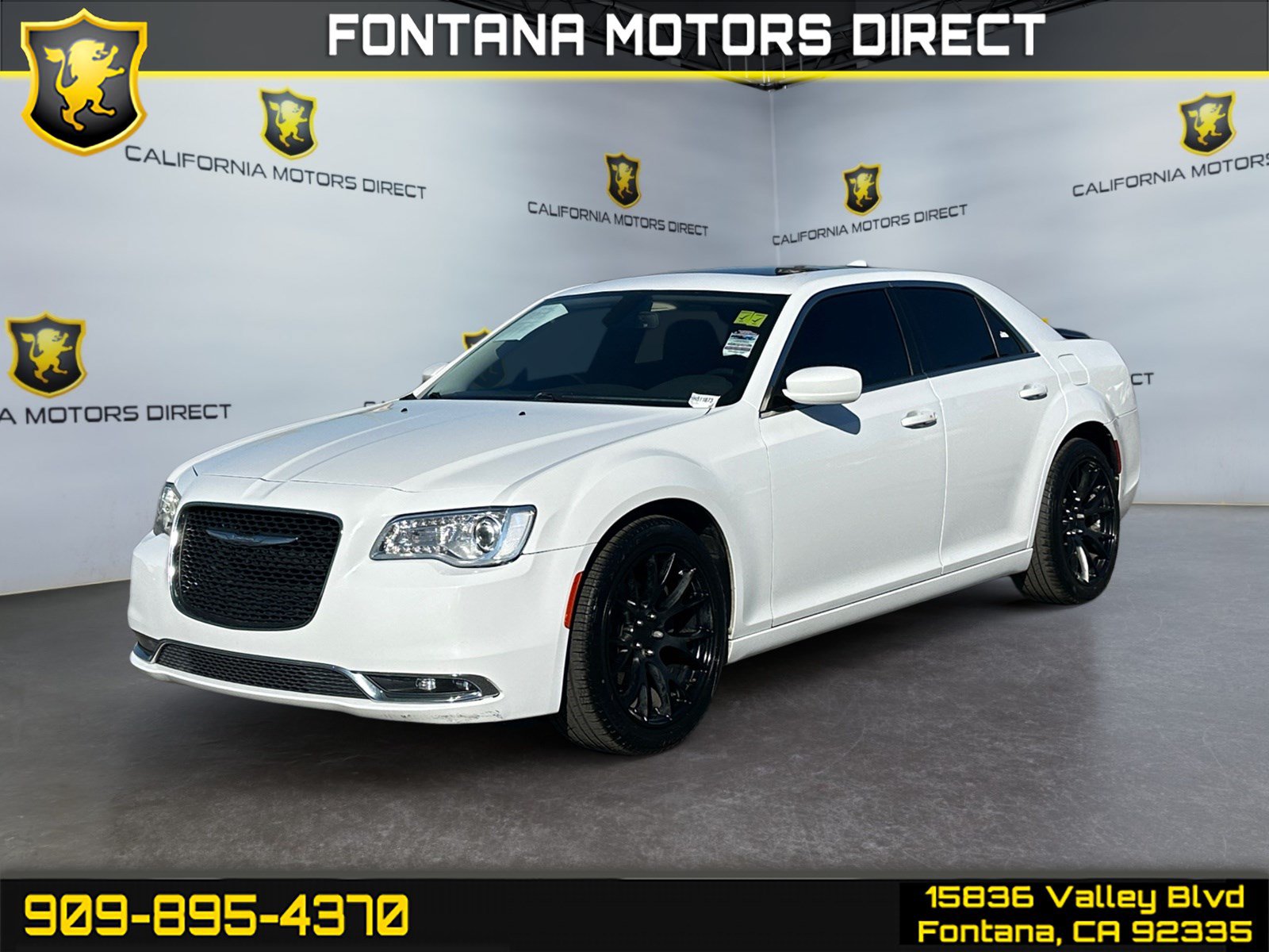 Used 2017 Chrysler 300 Limited w/ Value Package RWD image 1