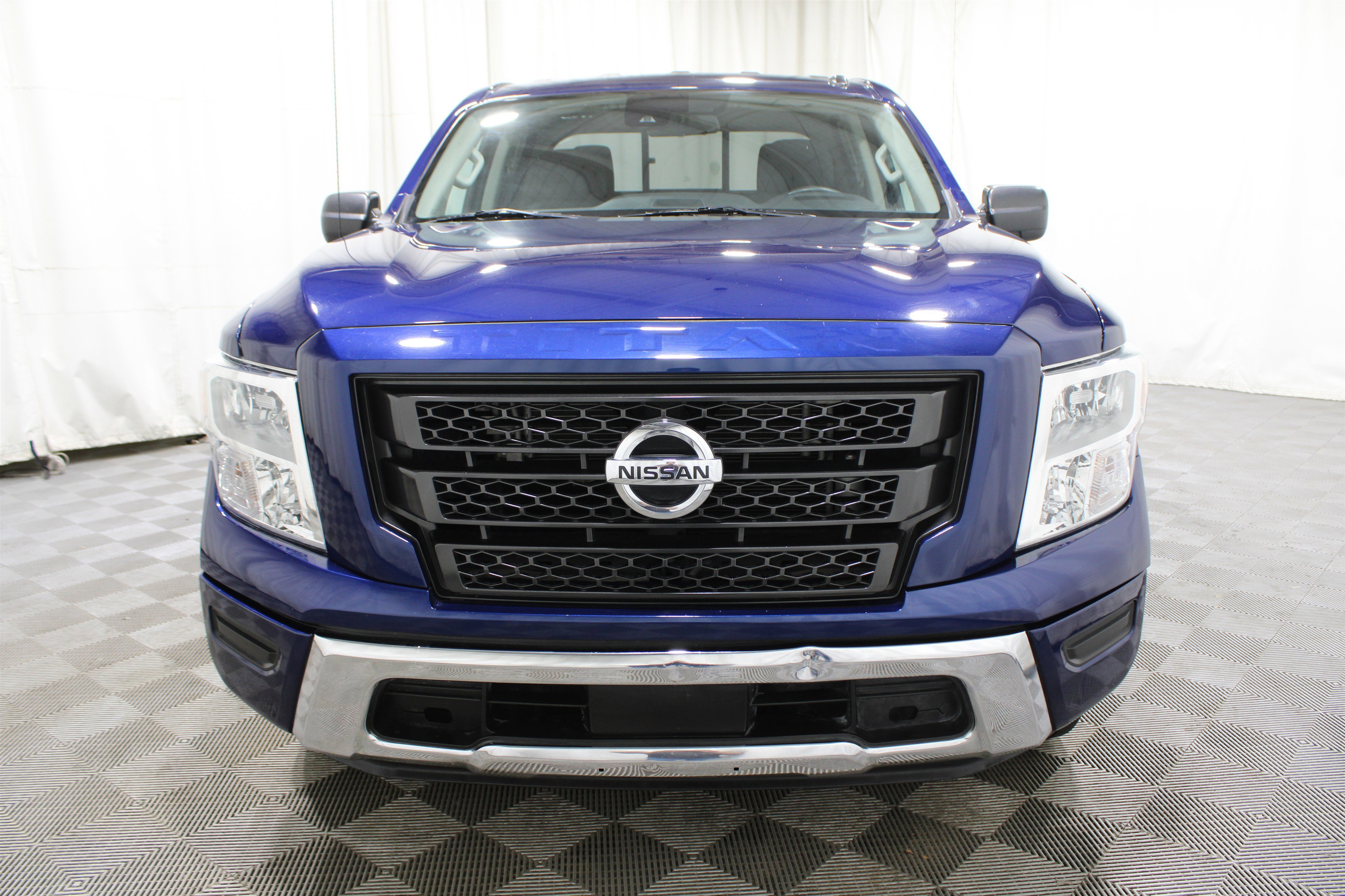 Used 2021 Nissan Titan SV image 37