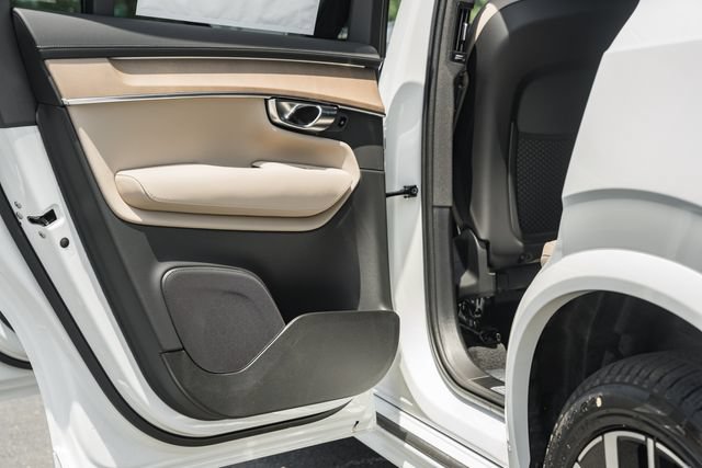 New 2026 Volvo XC90 B6 Plus w/ Protection Package Premier AWD/4WD image 39