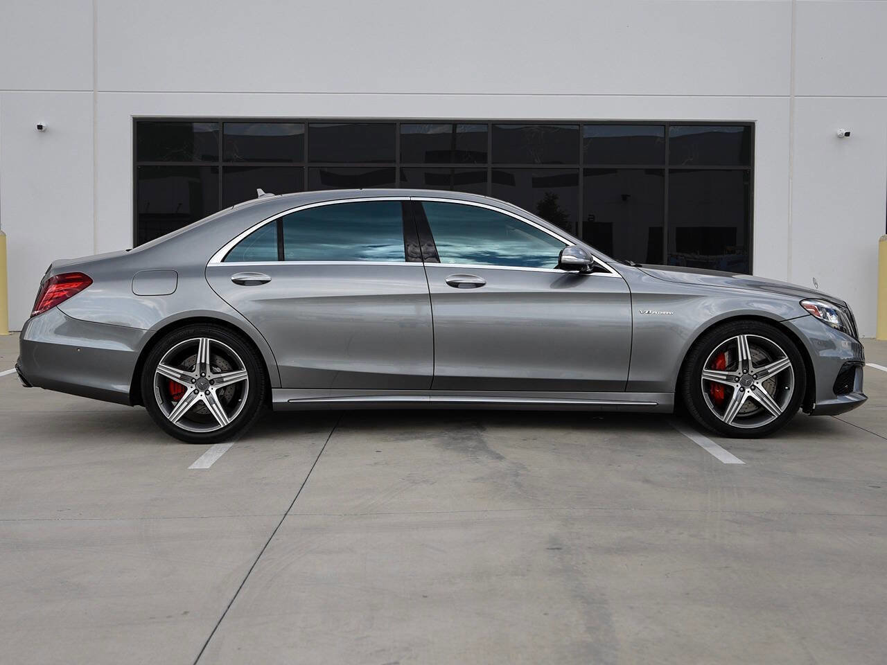 Used 2015 Mercedes-Benz S 63 AMG 4MATIC Sedan w/ Executive Rear Seat Package image 13