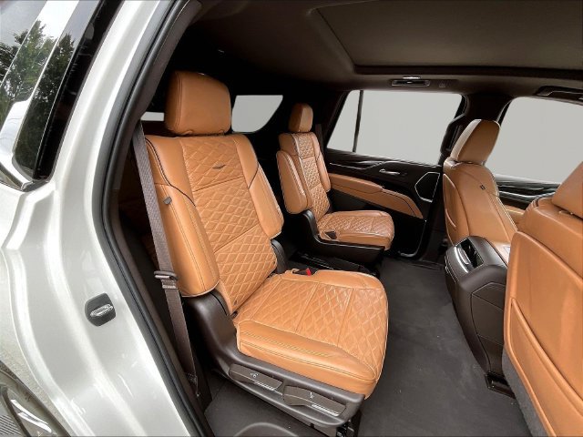 Used 2022 Cadillac Escalade Premium Luxury AWD/4WD image 26