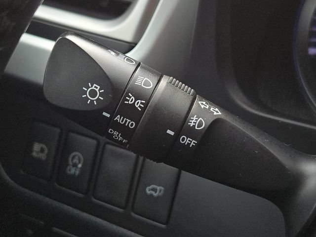 Certified 2019 Toyota Highlander SE w/ Nightshade Edition AWD/4WD image 27