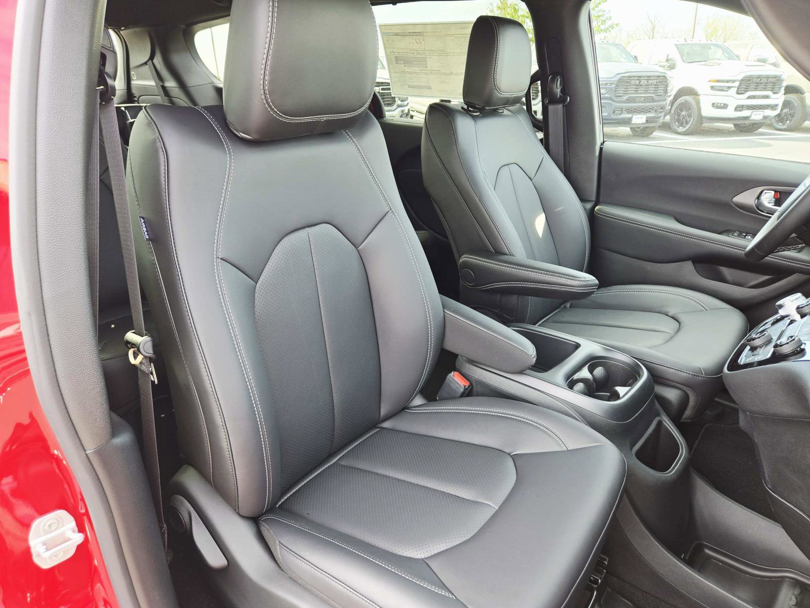 New 2026 Chrysler Pacifica Select image 17