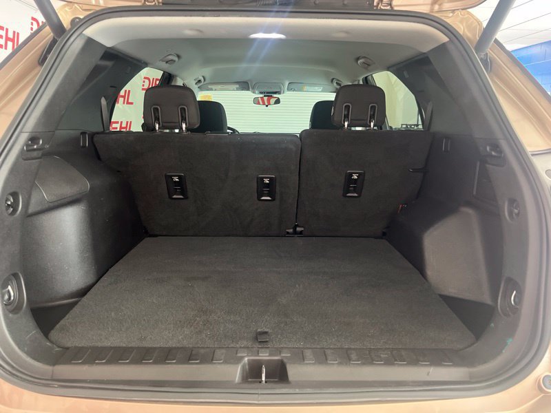 Used 2018 Chevrolet Equinox LT FWD image 8