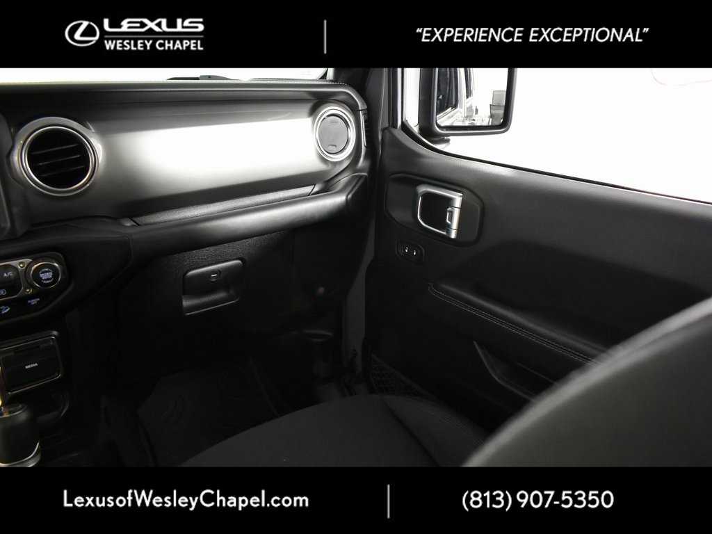 Used 2020 Jeep Wrangler Unlimited Sahara image 26