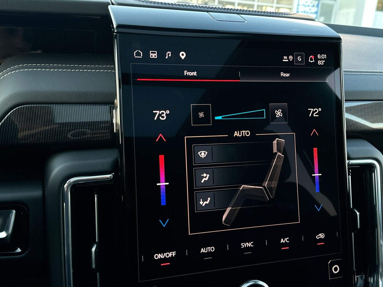 New 2026 GMC Yukon XL Elevation w/ Elevation Premium Package AWD/4WD image 21