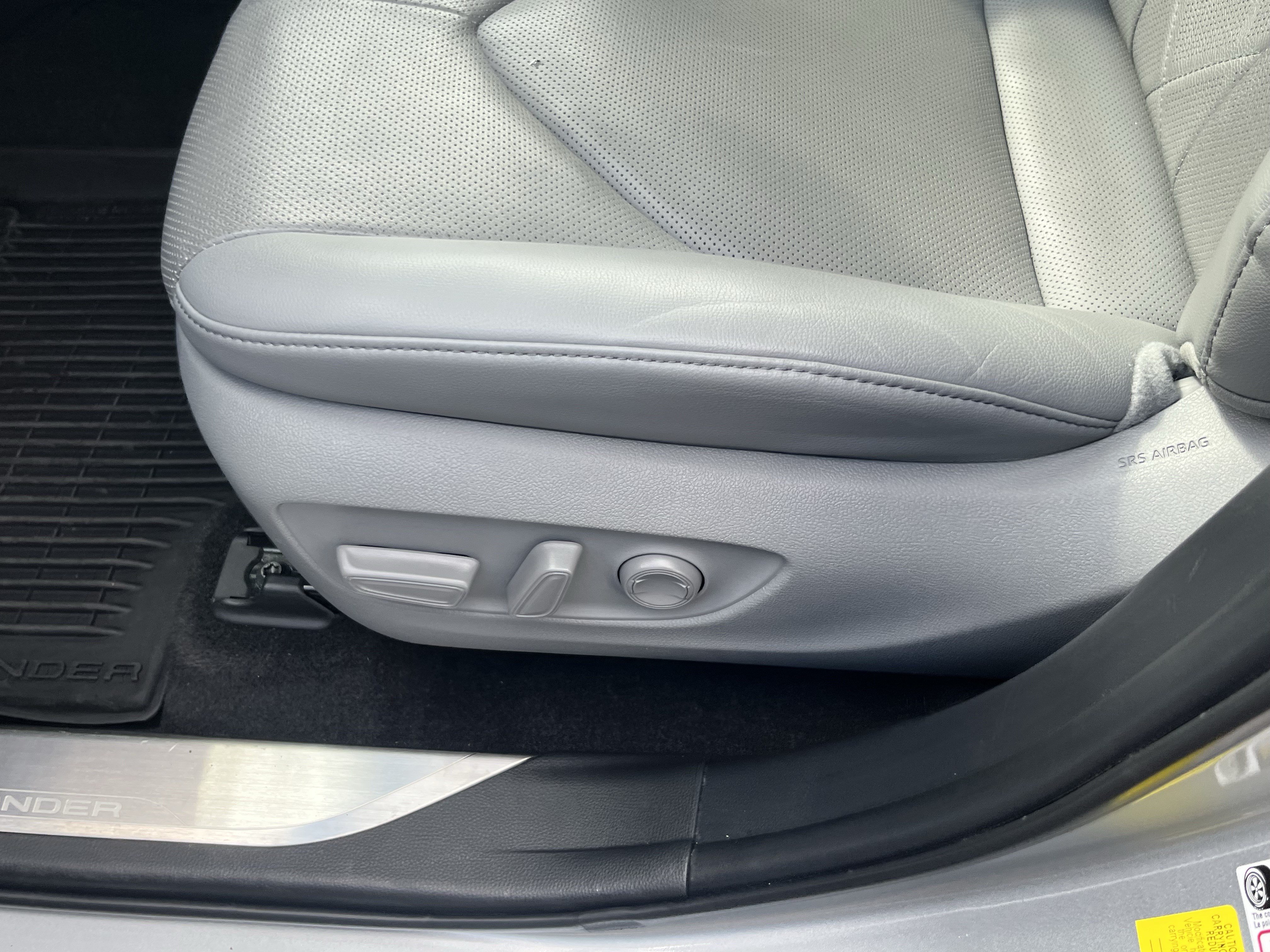 Used 2024 Toyota Highlander Platinum AWD/4WD image 18