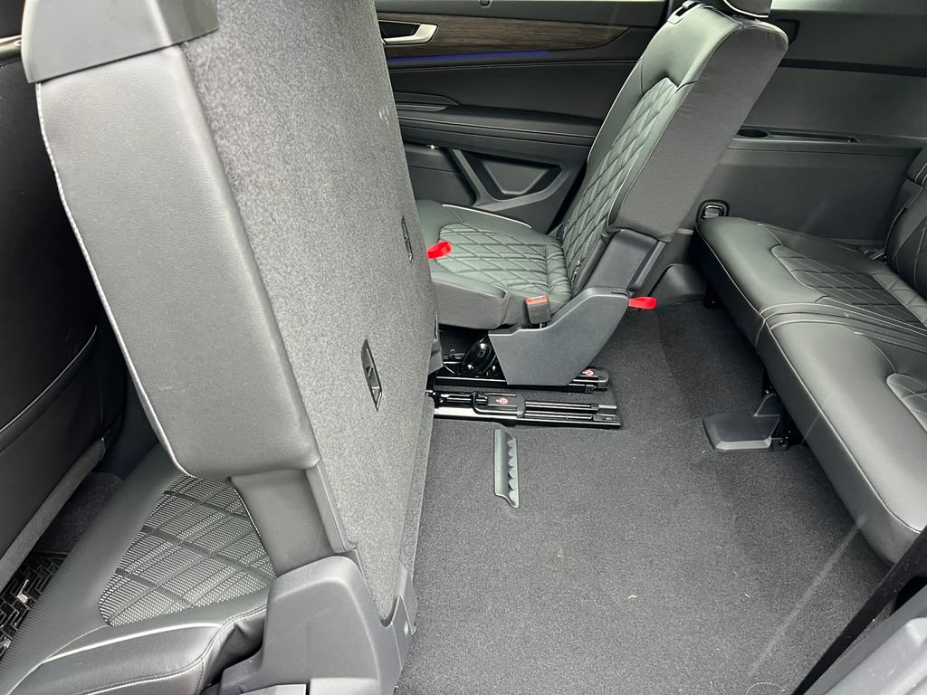 New 2025 Volkswagen Atlas SEL Premium R-Line AWD/4WD image 40