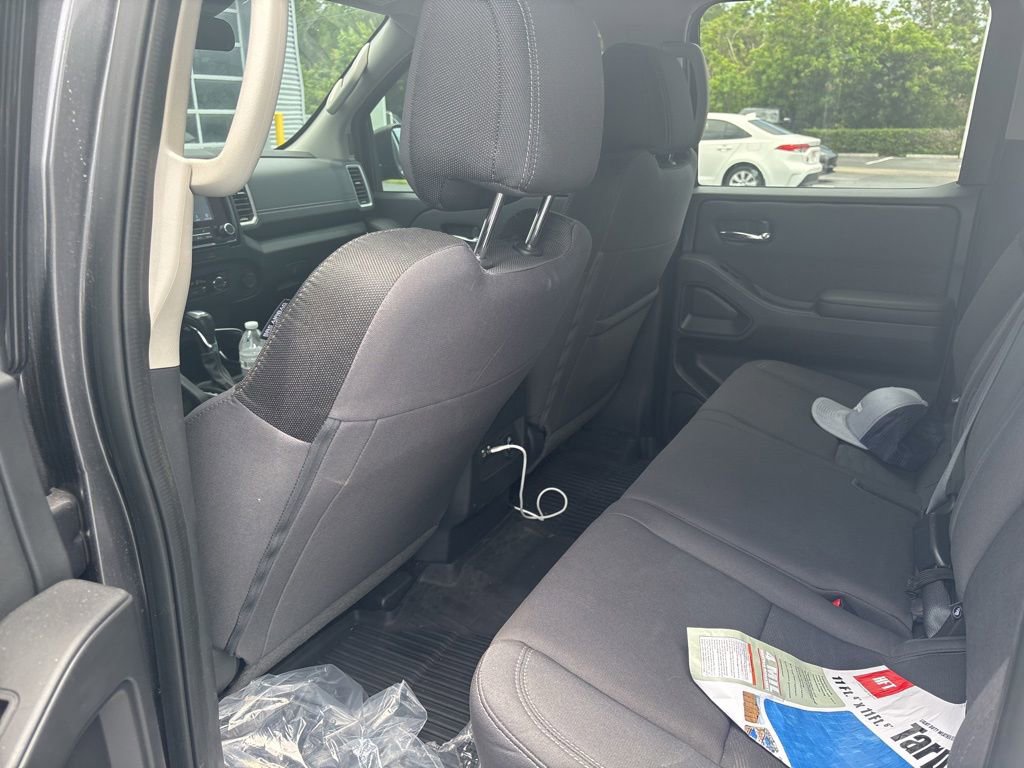Used 2024 Nissan Frontier SV w/ SV Convenience Package RWD image 13