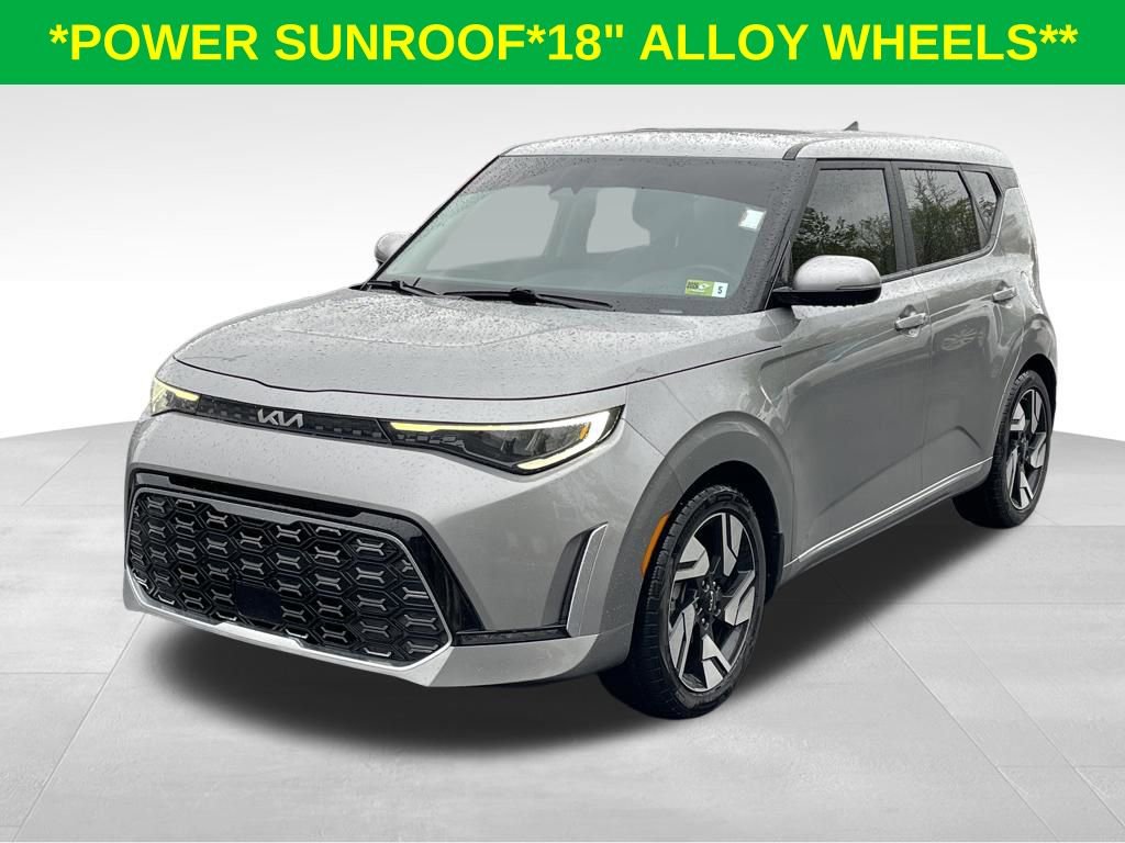 Used 2023 Kia Soul GT-Line w/ GT-Line Technology Package FWD image 3
