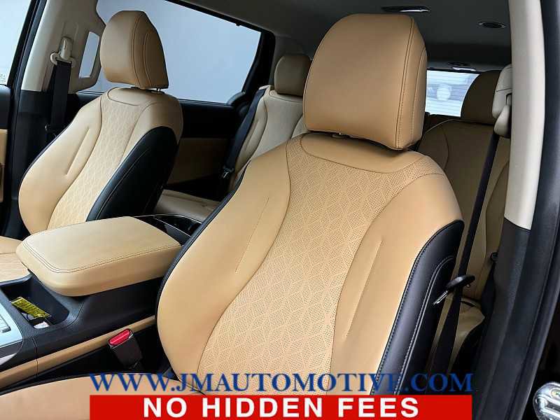 Used 2022 Kia Carnival EX FWD image 13