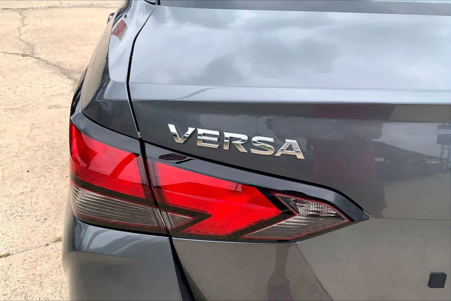 Used 2024 Nissan Versa SV w/ Trunk Package FWD image 30