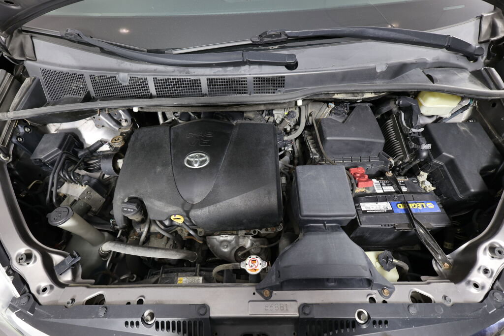 Used 2018 Toyota Sienna LE FWD image 35