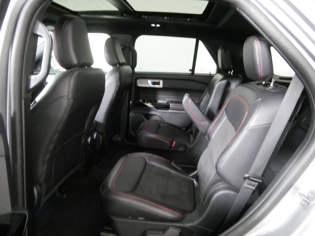 Used 2023 Ford Explorer ST-Line image 19
