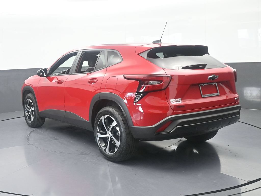 Used 2026 Chevrolet Trax RS FWD image 4