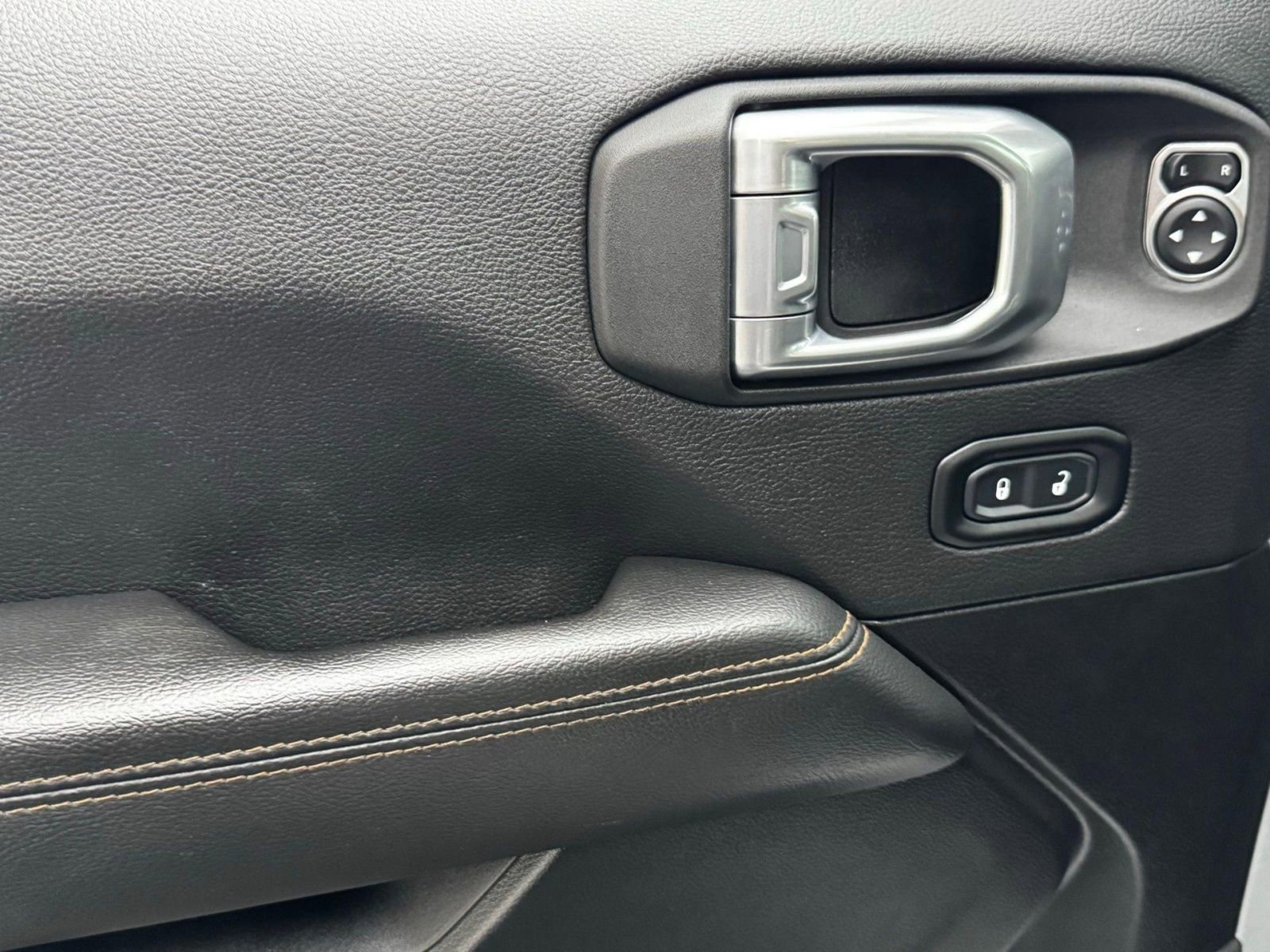 Used 2022 Jeep Gladiator High Altitude image 15