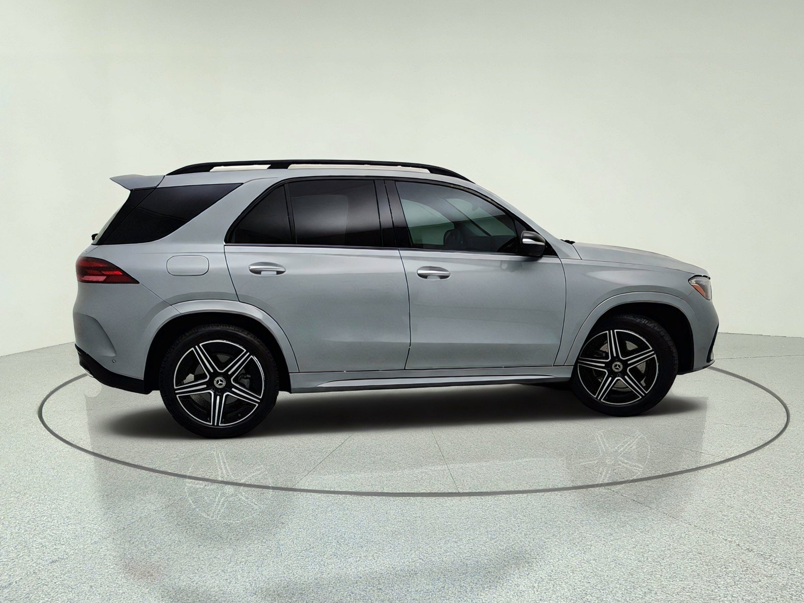 Certified 2025 Mercedes-Benz GLE 350 4MATIC w/ AMG Line Exterior image 7