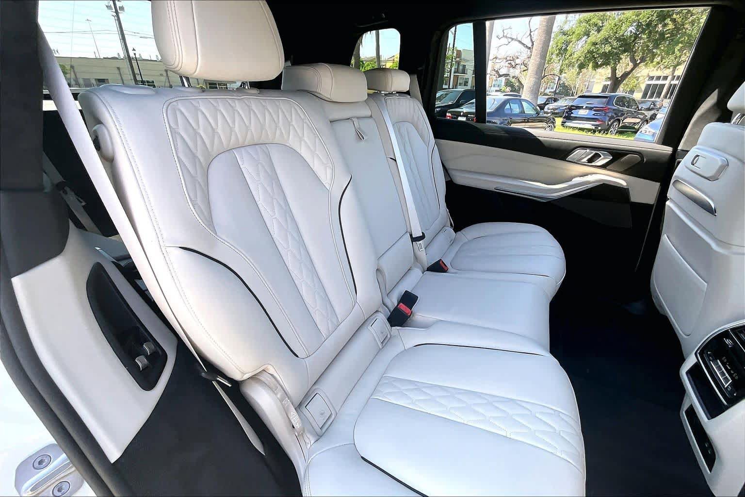 Used 2026 BMW X7 xDrive40i w/ Executive Package AWD/4WD image 19