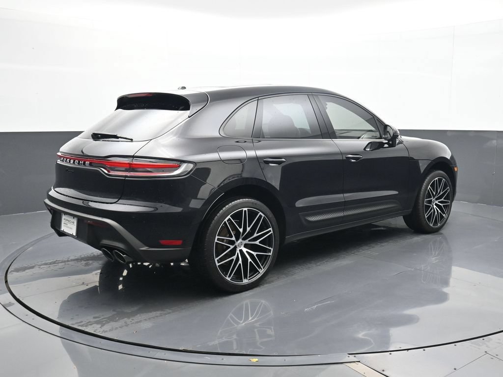 Certified 2025 Porsche Macan AWD/4WD image 23