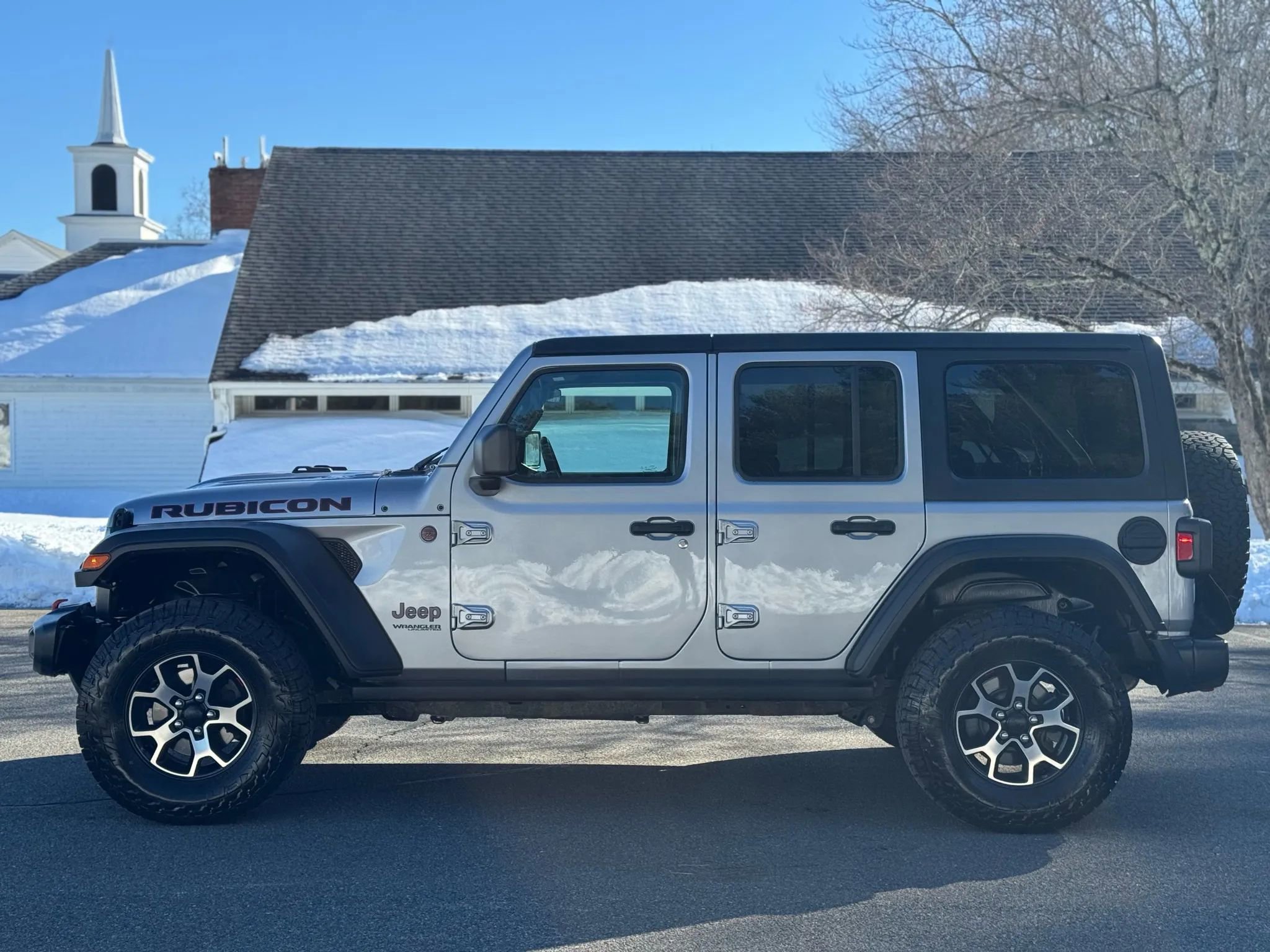 Used 2019 Jeep Wrangler Unlimited Rubicon w/ Cold Weather Group image 4