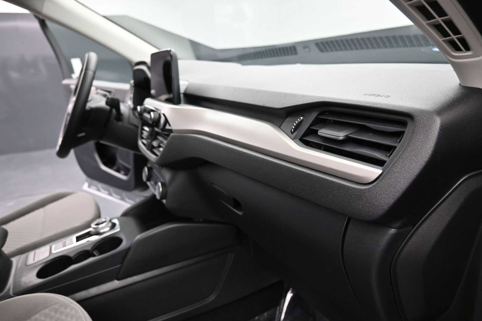 Used 2022 Ford Escape SE w/ Convenience Package FWD image 16