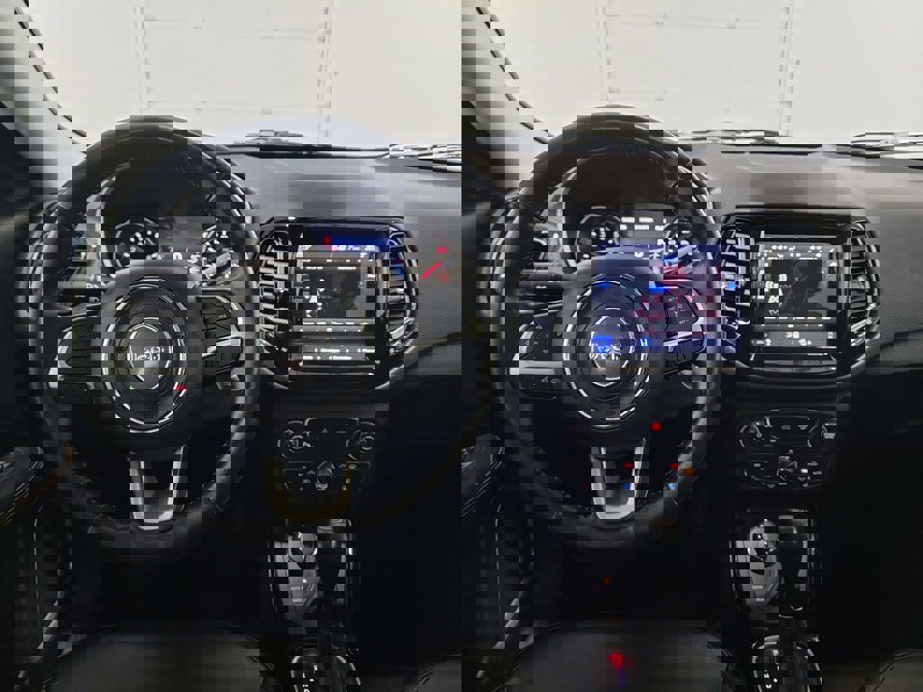 Used 2018 Jeep Compass Limited w/ Navigation Group image 12